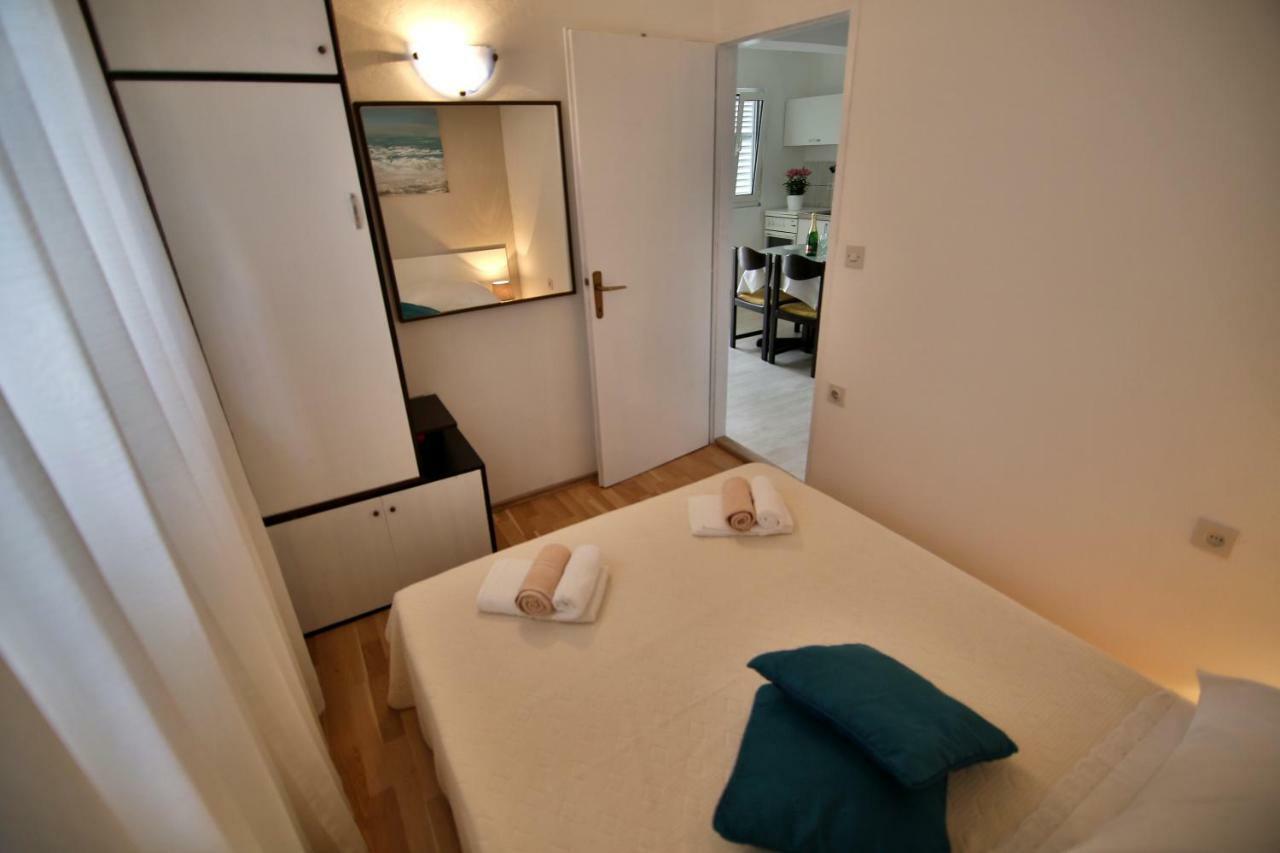 Apartment Rosemary Рогозница Екстериор снимка